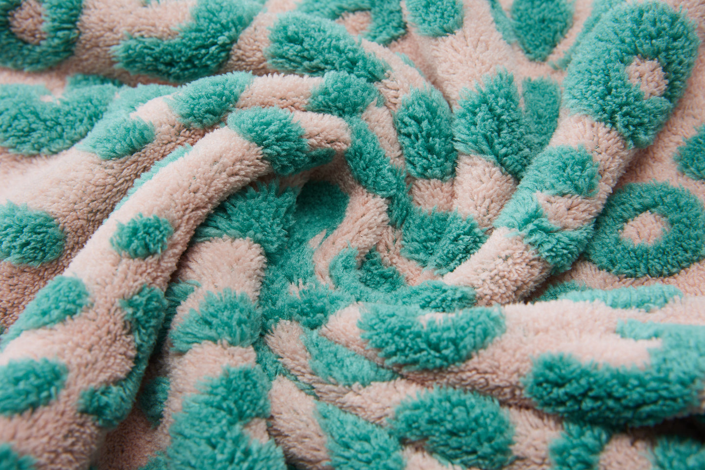 Jacquard leopard bath towel