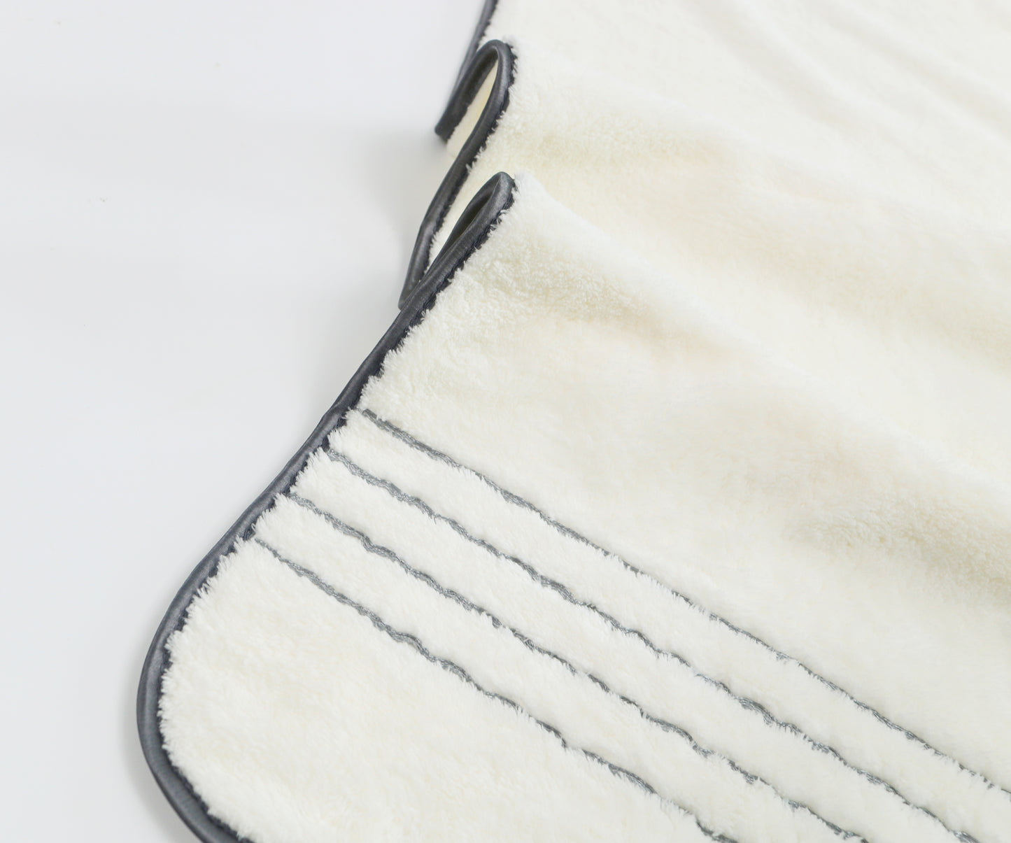 Cotton-like coral velvet towel - with satin edges