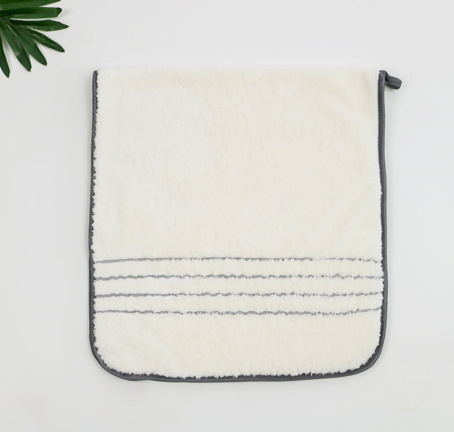 Cotton-like coral velvet towel - with satin edges