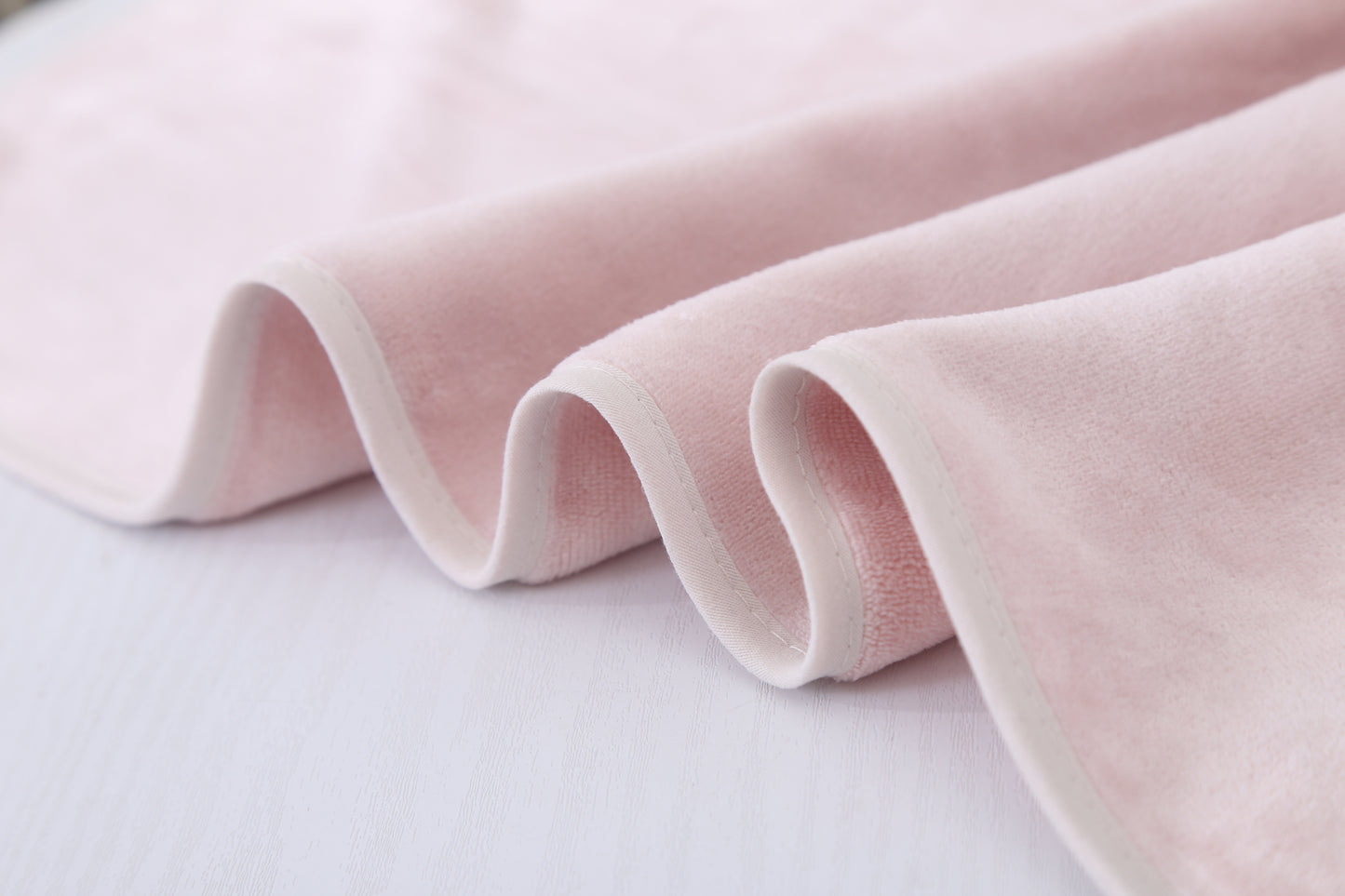 Daisy bathtowel