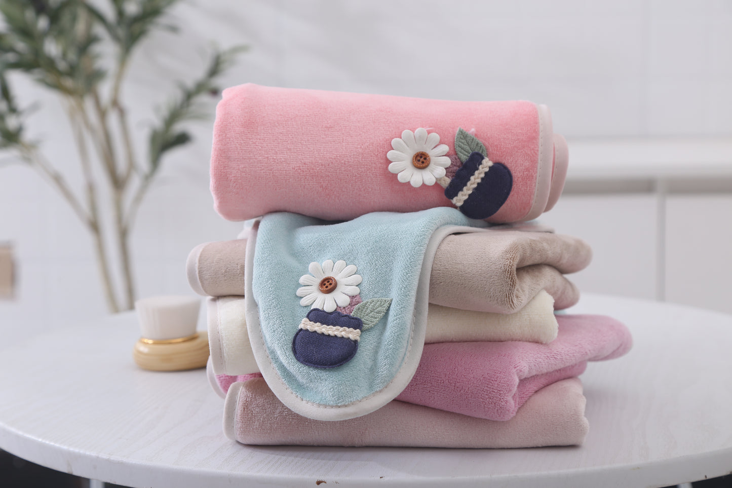 Daisy towel