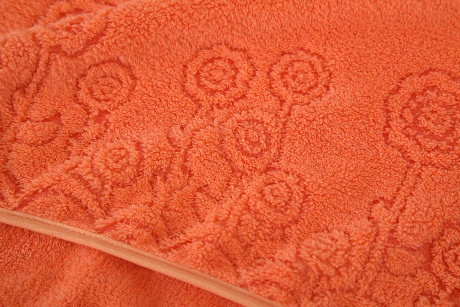 Hollowed-out in spring bathtowel