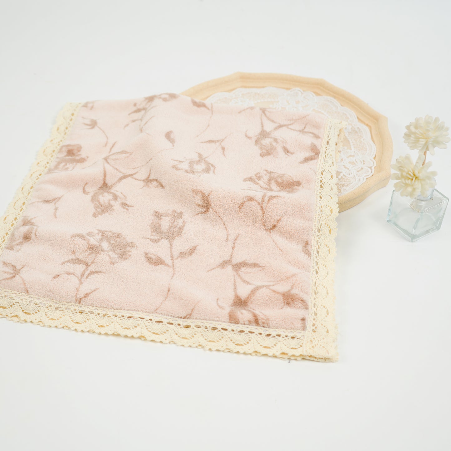 Printed towel - with lace
