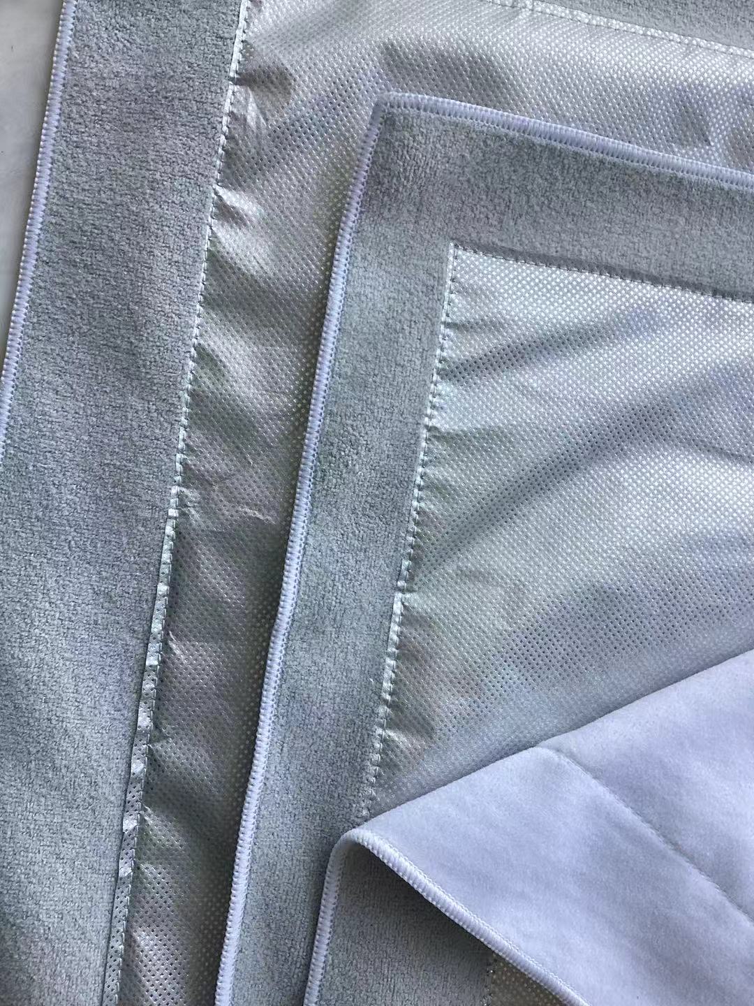 Self-adhesive cloth with Aluminum film