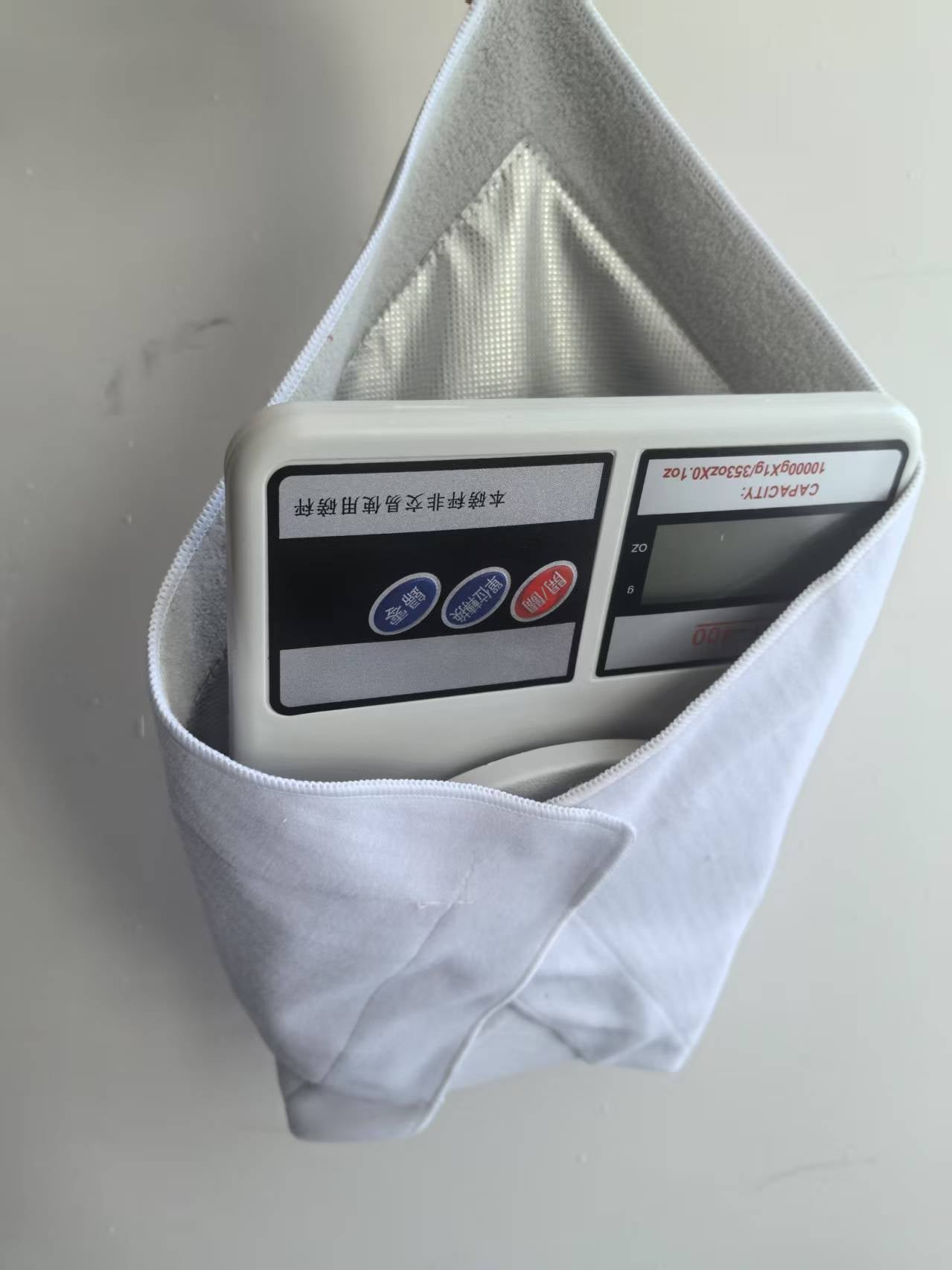 Self-adhesive cloth with Aluminum film
