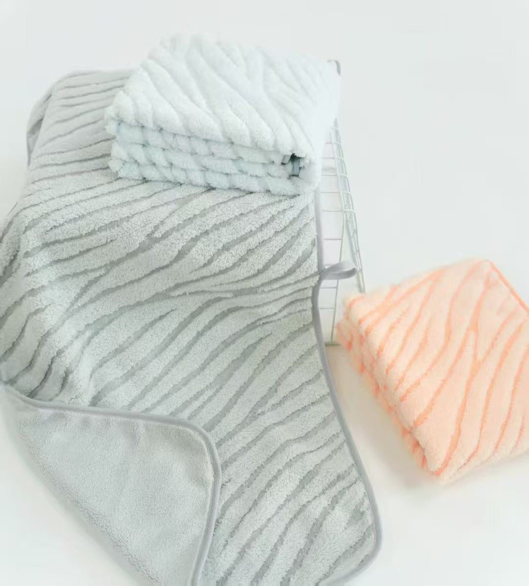 Stripes Gully towel