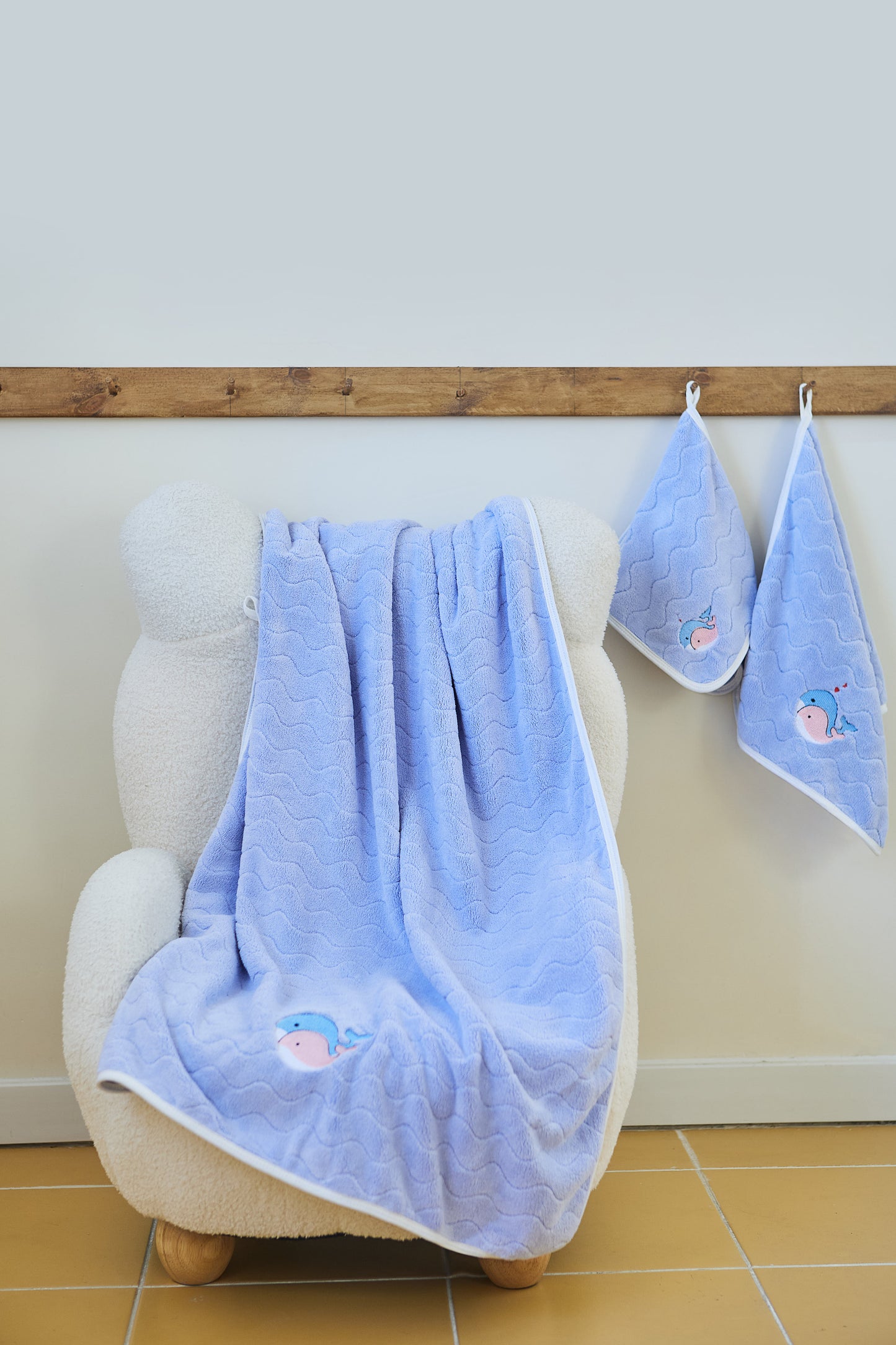 Underwater world bathtowel