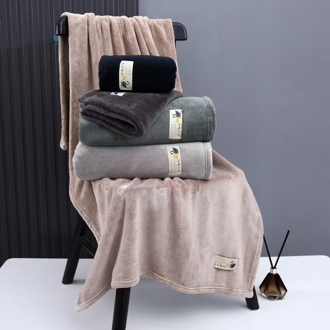 Velvet bathtowel