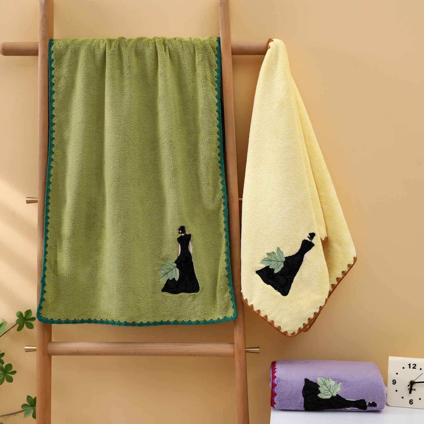 Women and Leaf towel