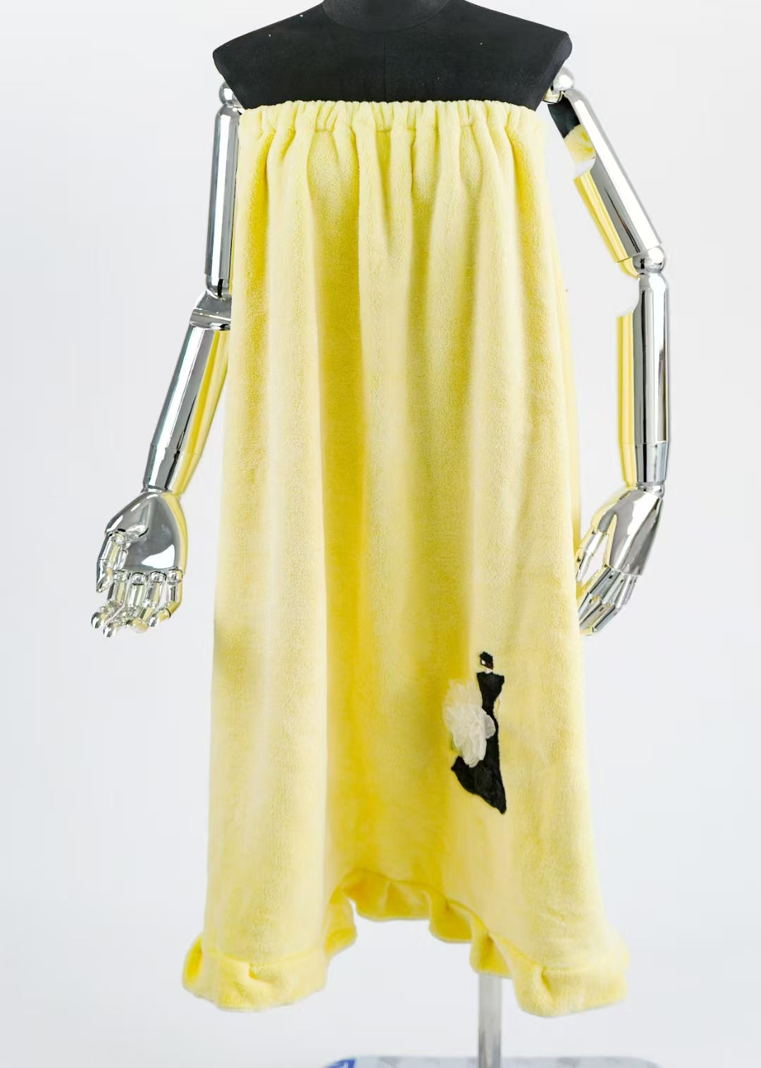 Women and flower bath skirt
