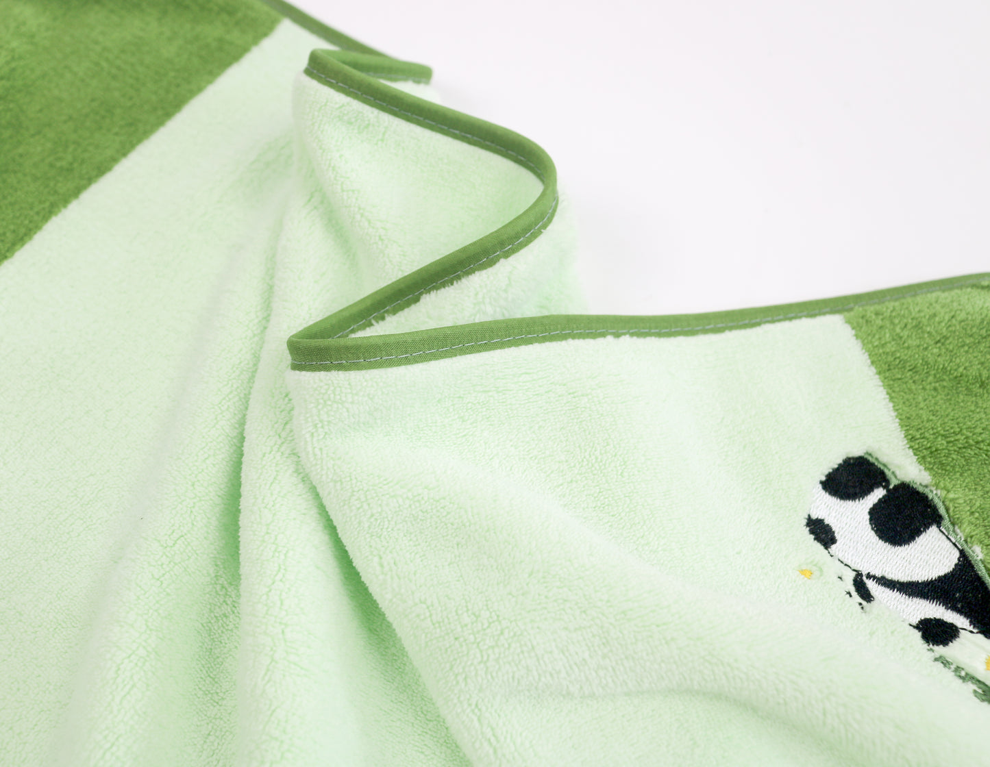 Cute pet bathtowel