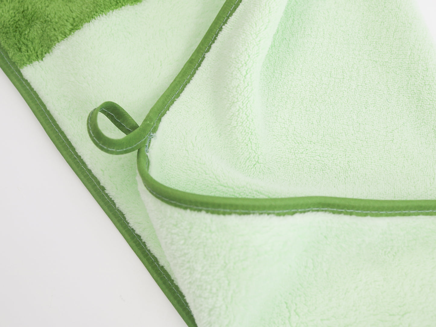 Cute pet bathtowel