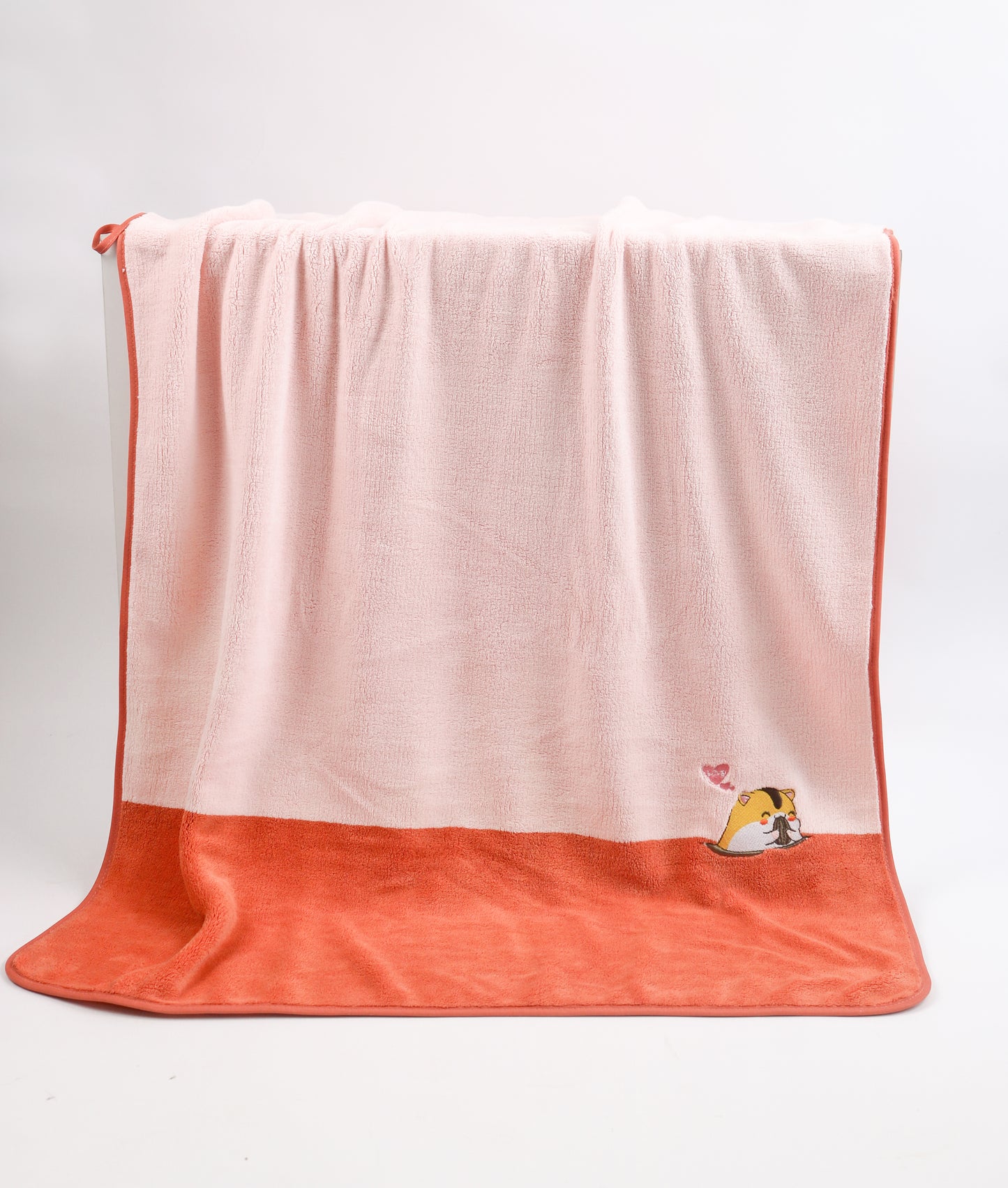 Cute pet bathtowel