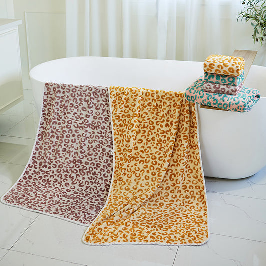 Jacquard leopard bath towel