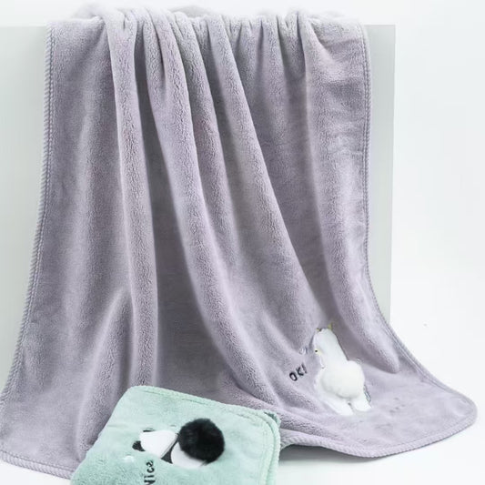 Cute pets show up　Bathtowel