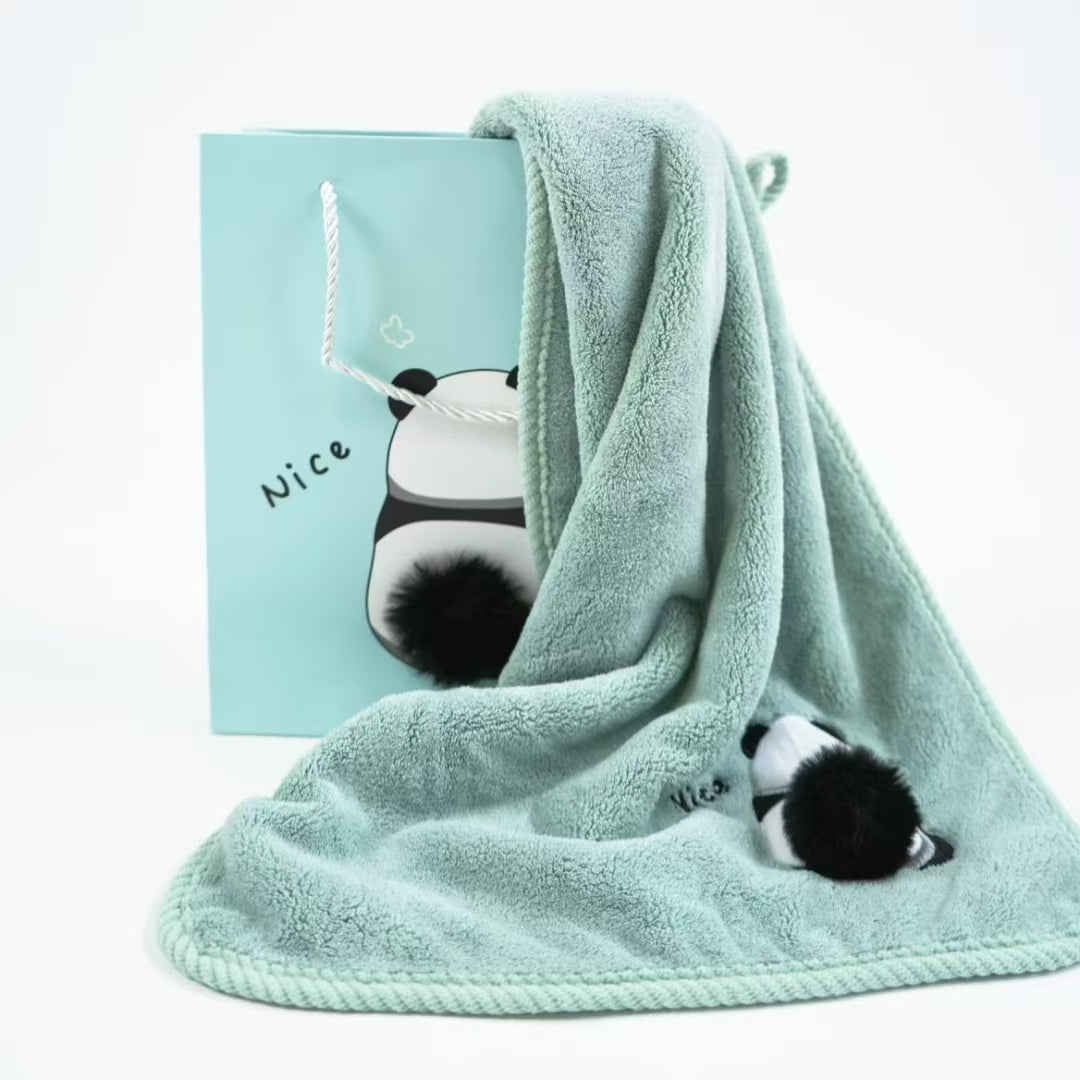 Cute pets show up　Bathtowel
