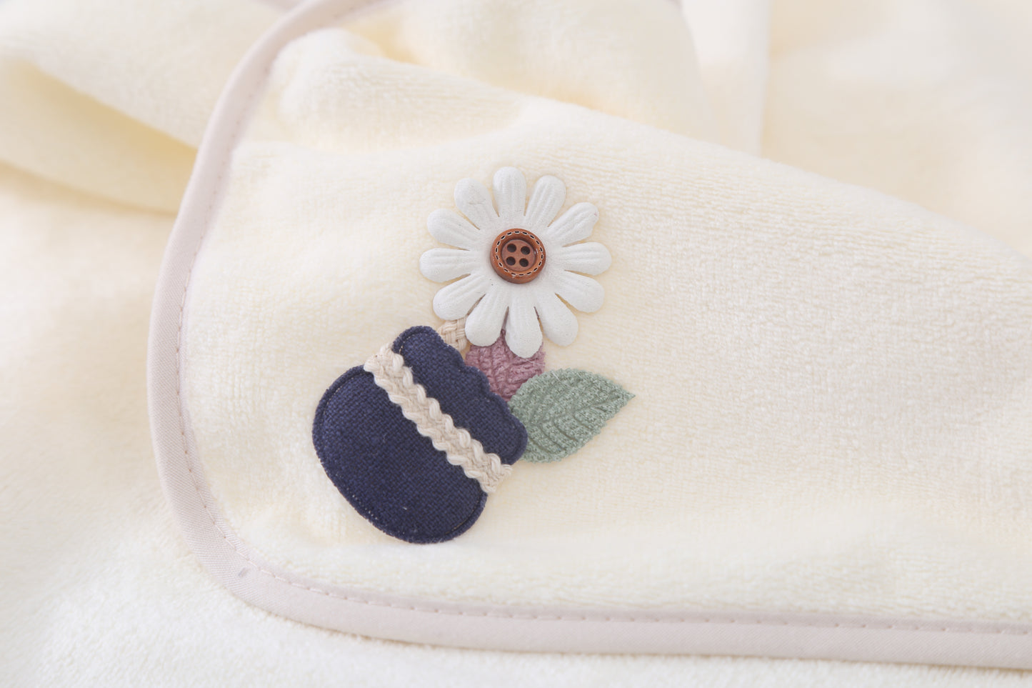 Daisy towel