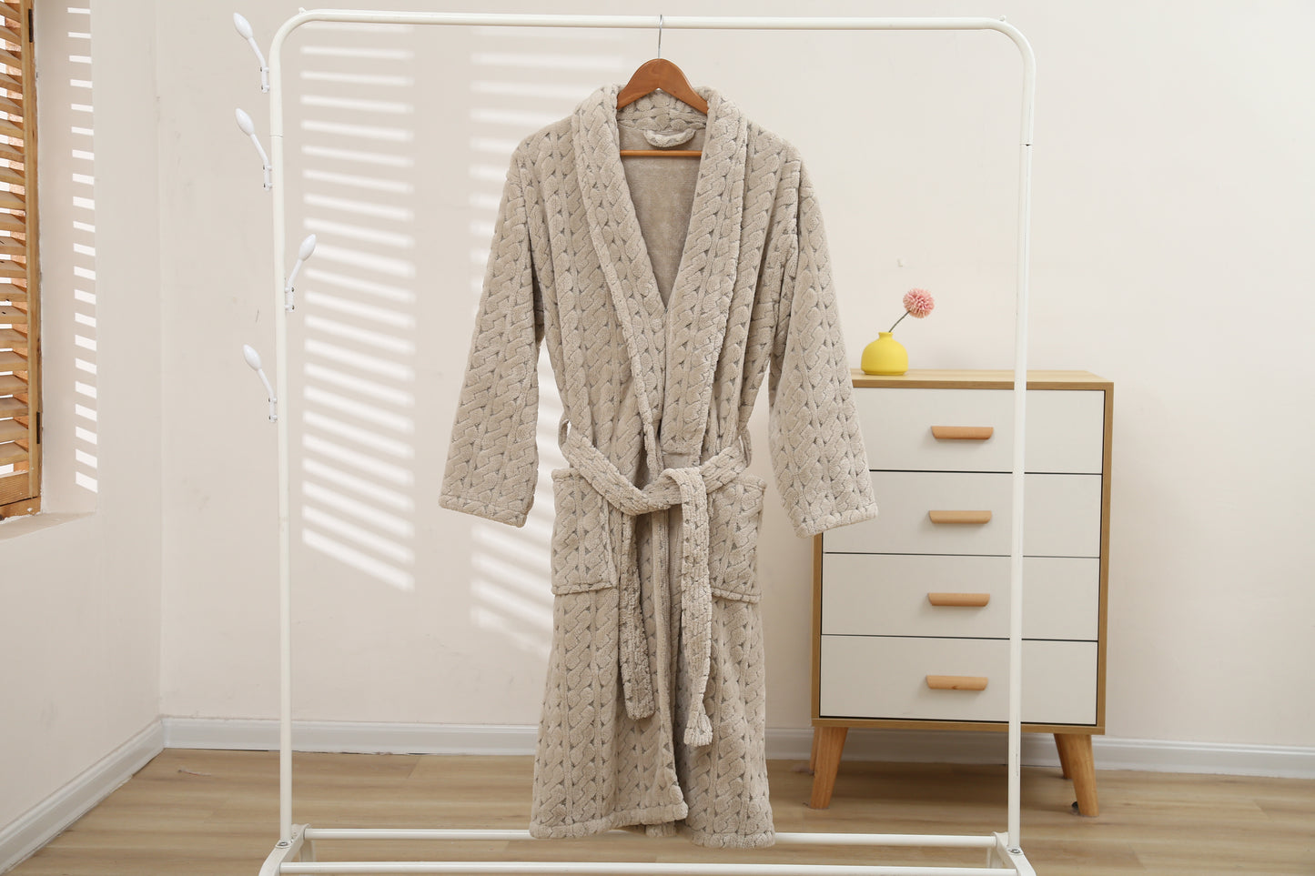 Hollowed-out pattern bath robe