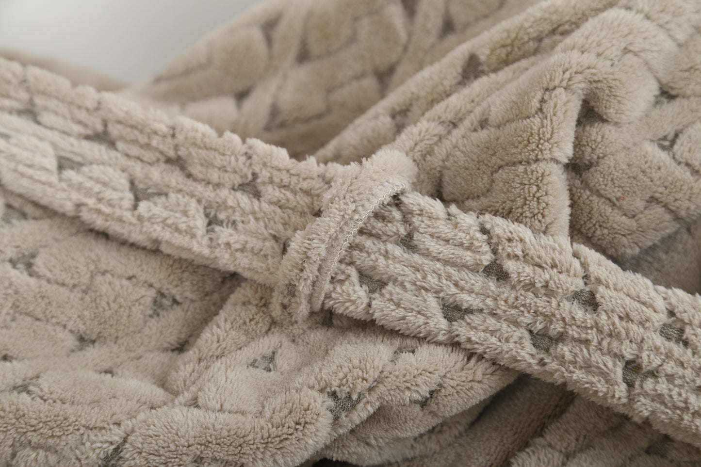 Hollowed-out pattern bath robe