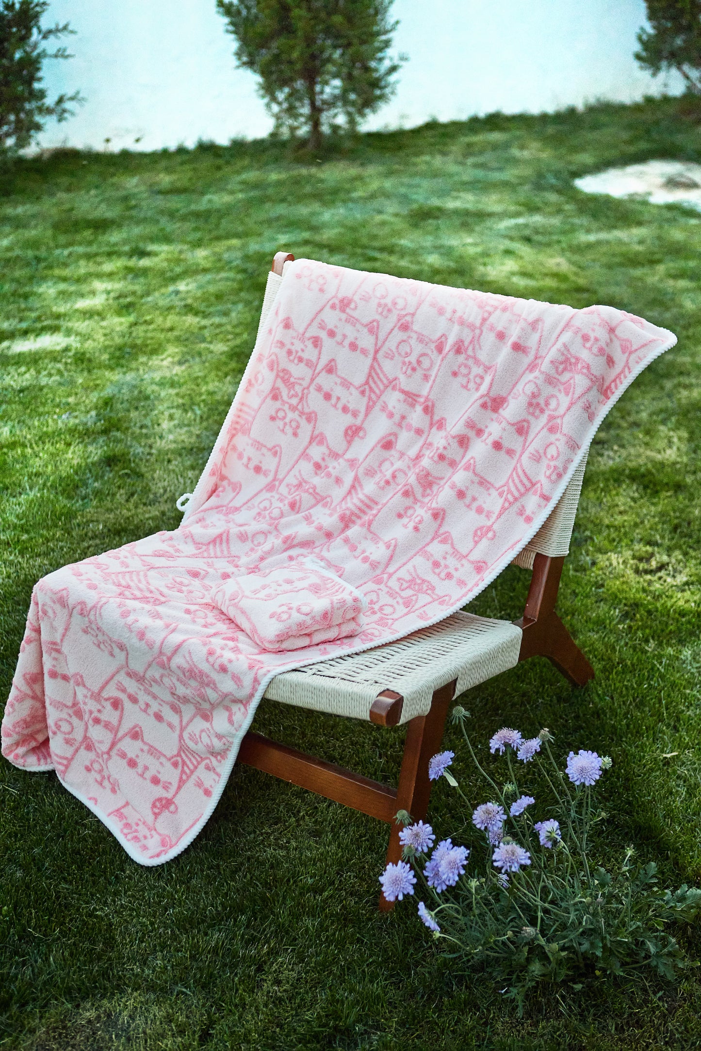 Jacquard Cartoon avatar bathtowel