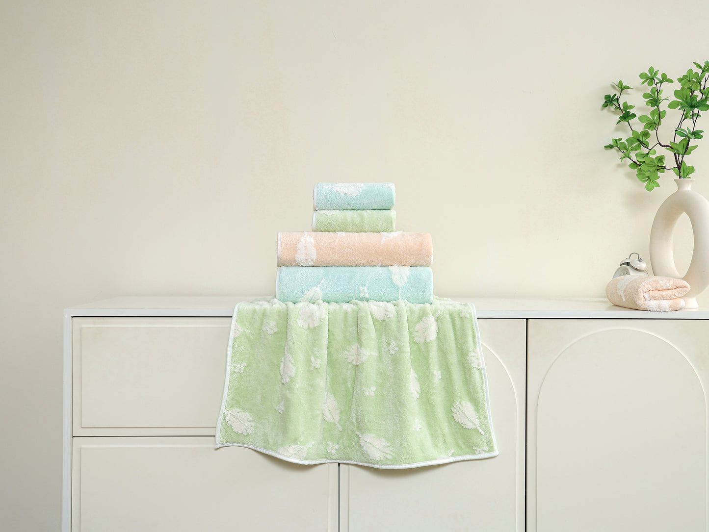 Jacquard with high and low hair bathtowel - leaves