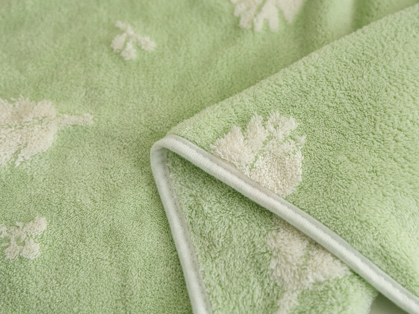 Jacquard with high and low hair bathtowel - leaves