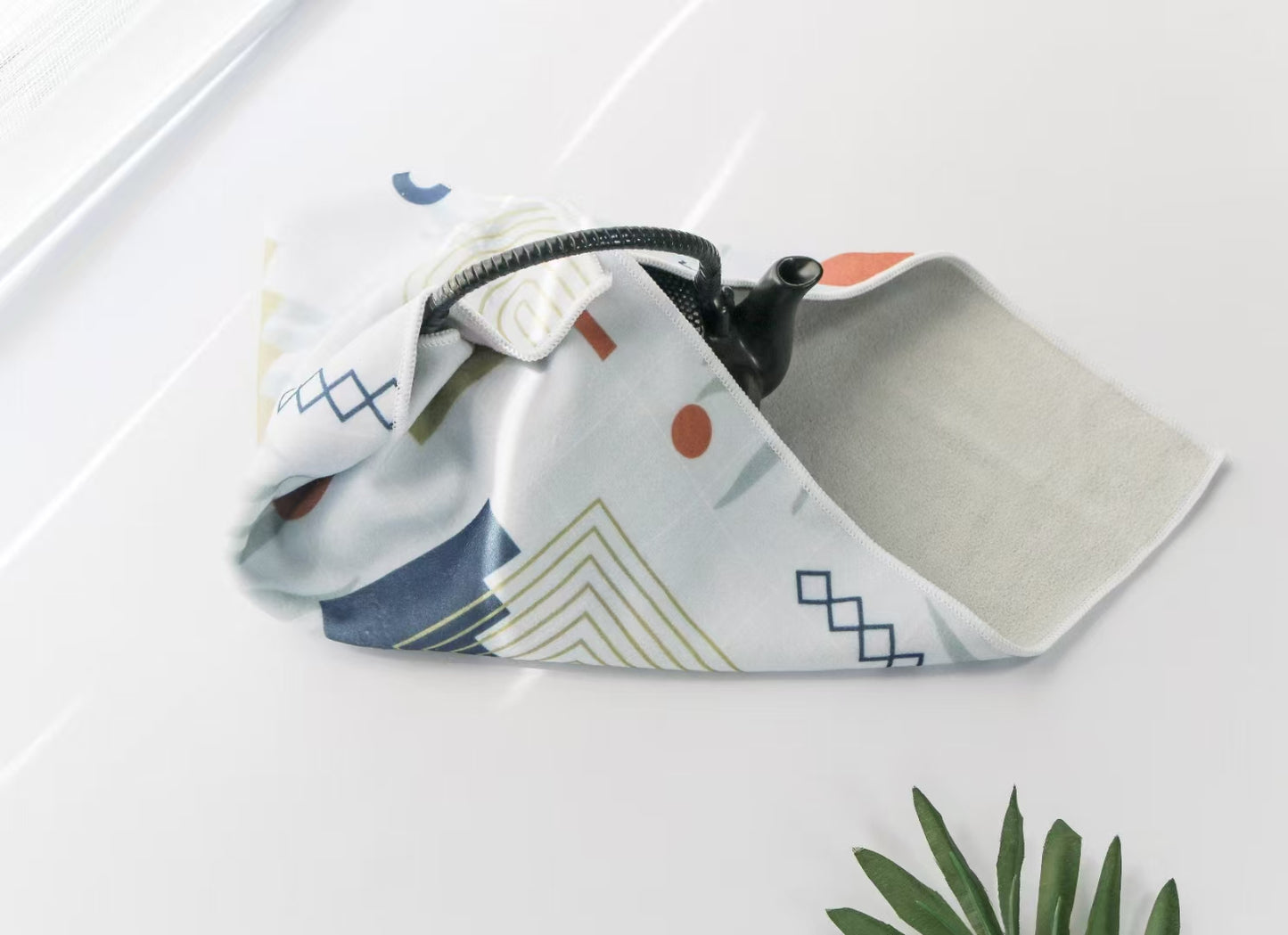 Self-adhesive cloth
