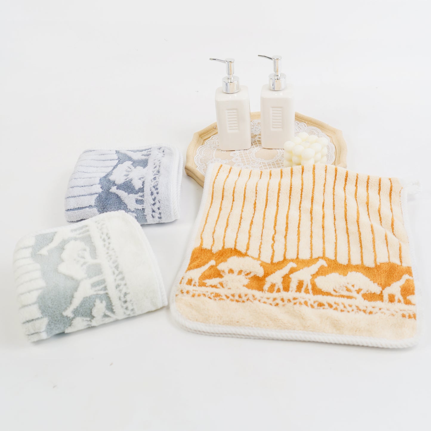 Two-color jacquard with high and low hair bathtowel