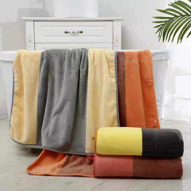 Contrast color bathtowel