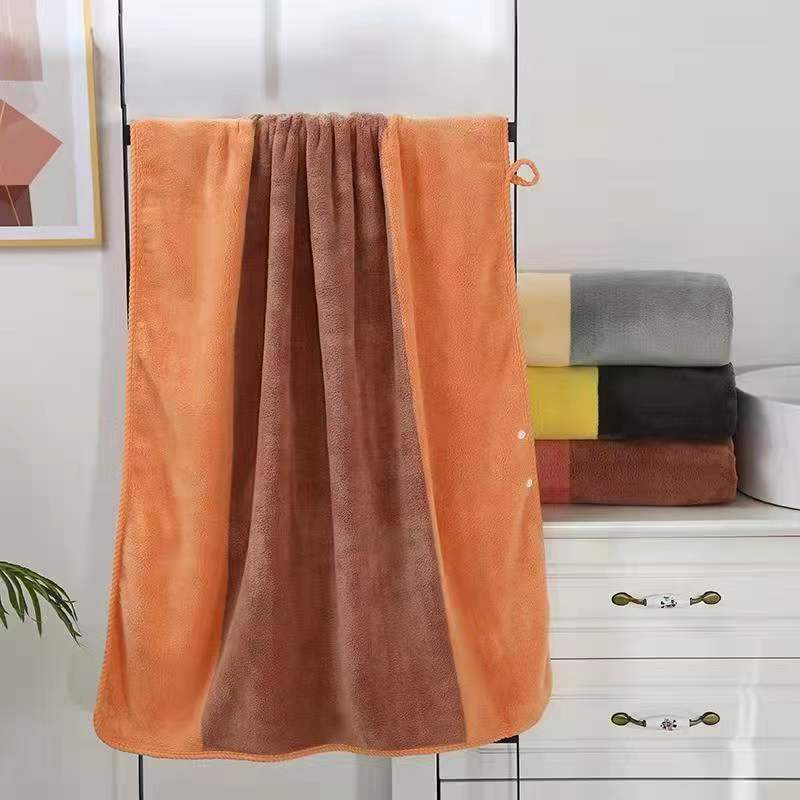 Contrast color bathtowel